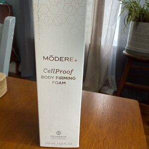 Modere CellProof Body Firming Foam — White